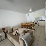 Cozy 2-bd Ap Near The Sea! *