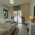 Apartment Cozy 2-bd Ap Near The Sea!