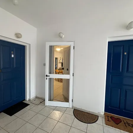 Cozy 2-bd Ap Near The Sea! פאפוס