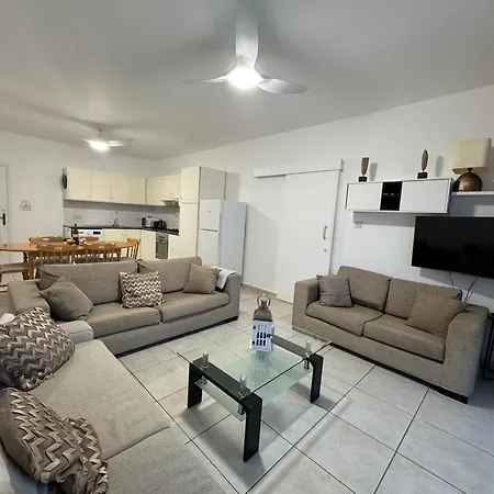 Cozy 2-bd Ap Near The Sea! Apartment