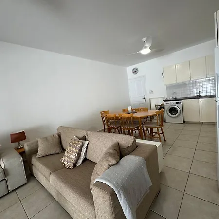 Cozy 2-bd Ap Near The Sea! *