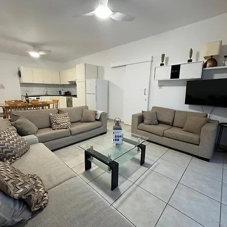 Apartment Cozy 2-bd Ap Near The Sea! *