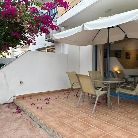 Cozy 2-bd Ap Near The Sea! דירה