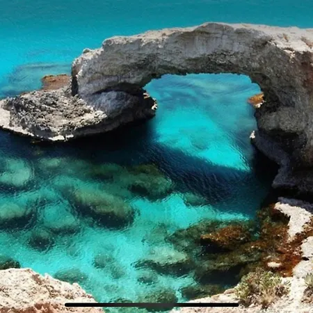 דירה Cozy 2-bd Ap Near The Sea! פאפוס