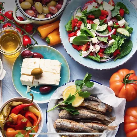 Cozy 2-bd Ap Near The Sea! *