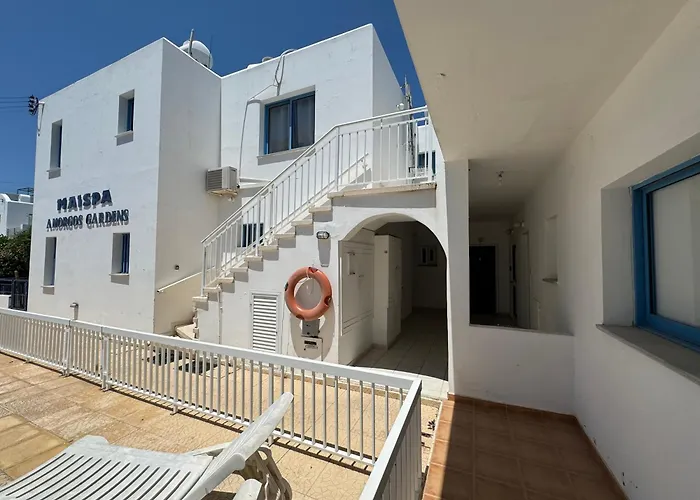 Cozy 2-bd Ap Near The Sea!