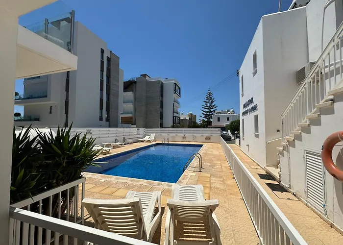 Cozy 2-bd Ap Near The Sea! Lägenhet Paphos