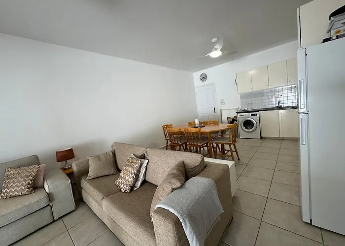 Cozy 2-bd Ap Near The Sea! *