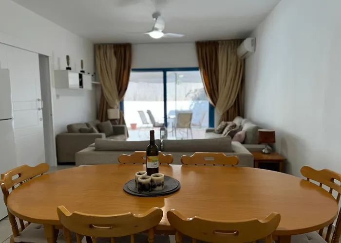 Cozy 2-bd Ap Near The Sea! Paphos
