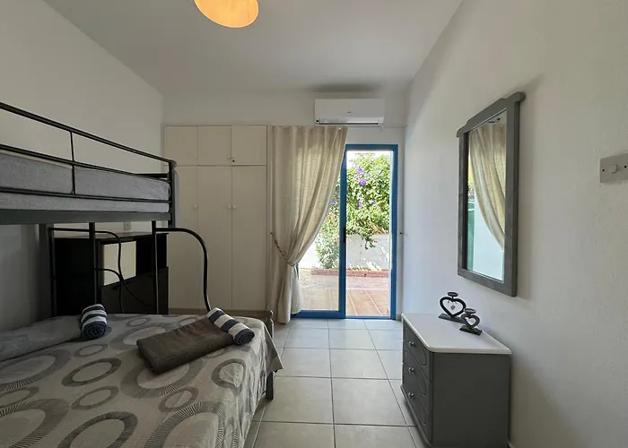 Cozy 2-bd Ap Near The Sea! Lägenhet