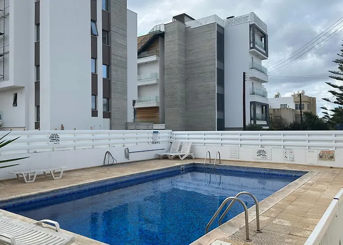 Cozy 2-bd Ap Near The Sea! Lägenhet