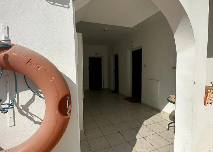 Apartment Cozy 2-bd Ap Near The Sea! Paphos