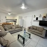Cozy 2-bd Ap Near The Sea! Daire
