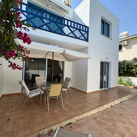 Apartment Cozy 2-bd Ap Near The Sea!