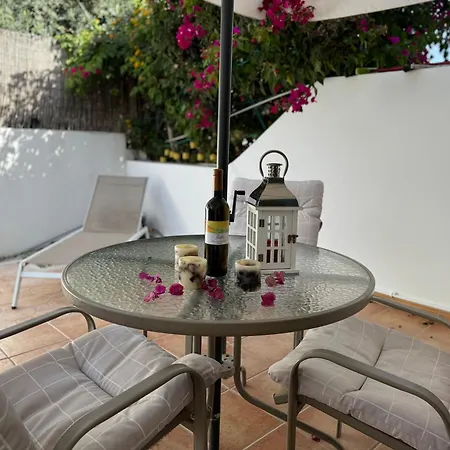 Apartmán Cozy 2-bd Ap Near The Sea!